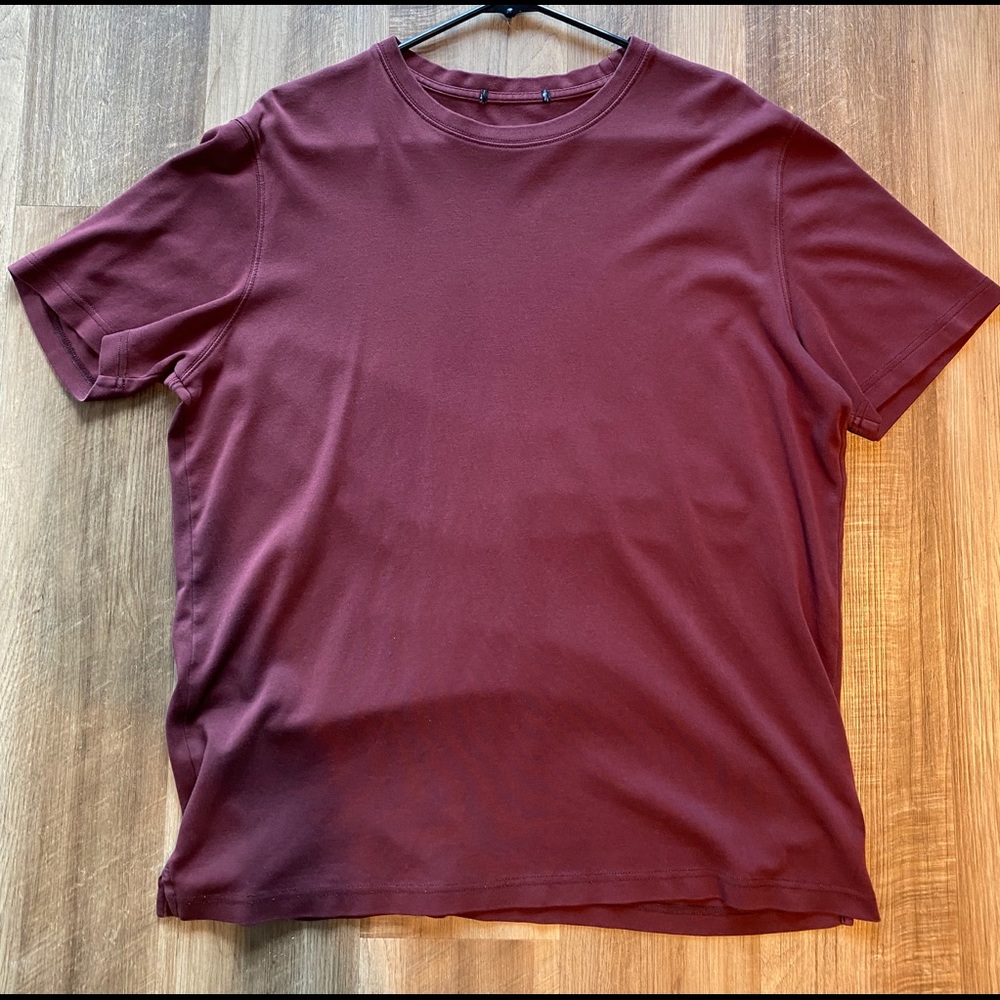 Robert Barakett burgundy Tshirt